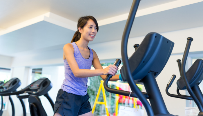 クロストレーナーとは？全身を使う有酸素マシン